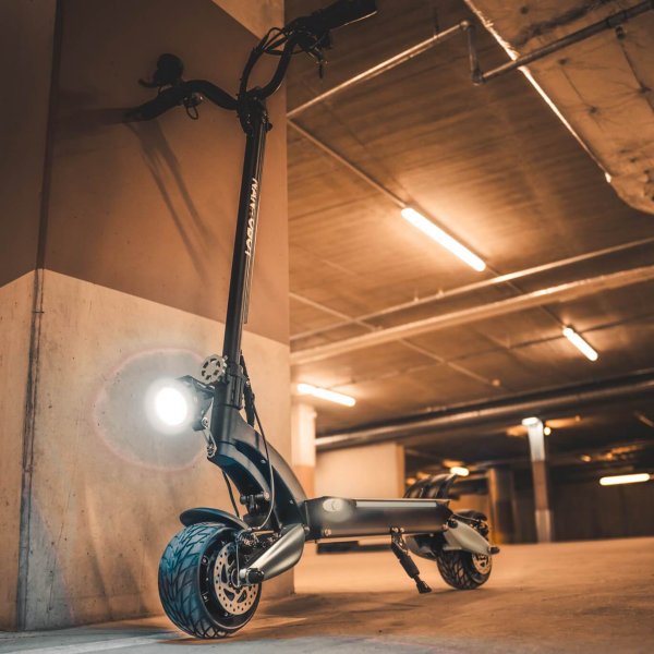Nanrobot lightning 2.0 electric scooter